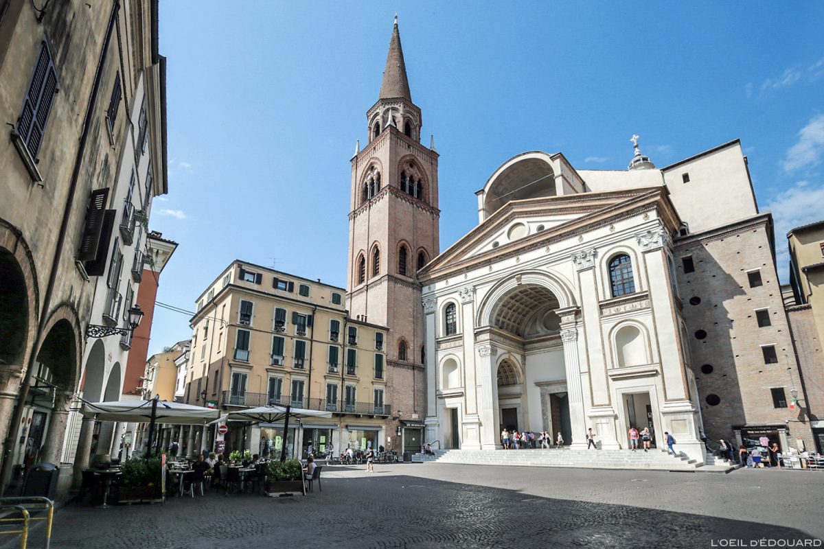 Praça Basílica de Sant'Andrea, Mântua, Itália: Basílica de Santo André / Praça Andrea Mantegna, Mântua, Itália