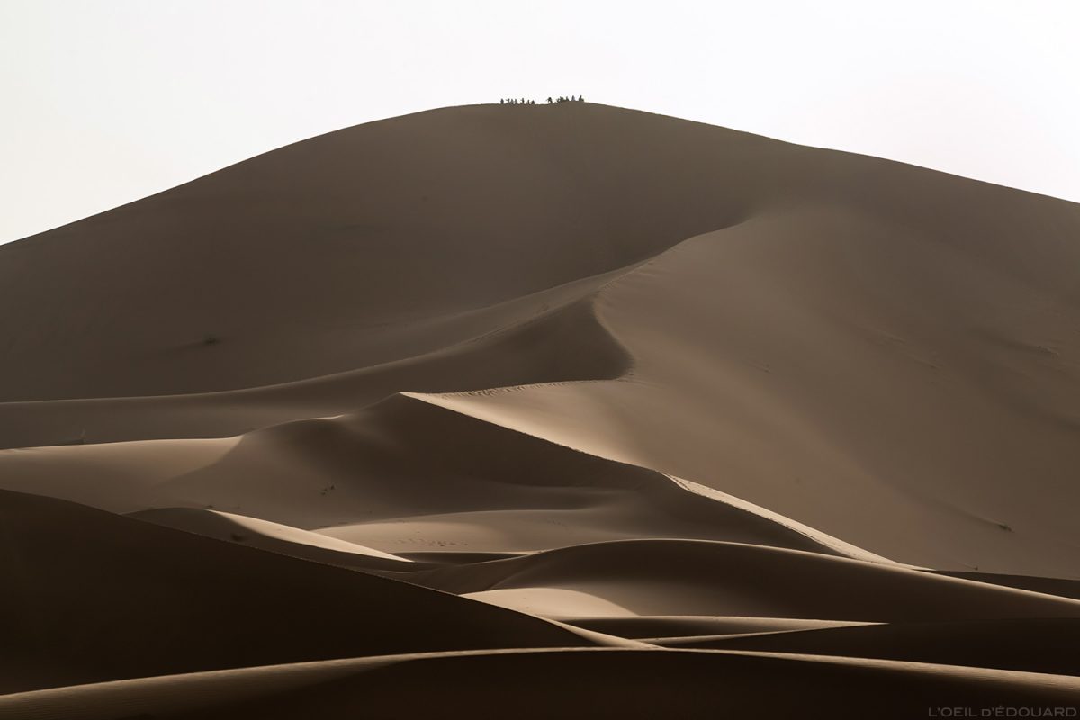 Duna uivante "Muito difícil" no deserto de Marrocos