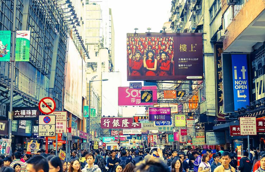 Hong Kong tem uma das maiores densidades populacionais do mundo.