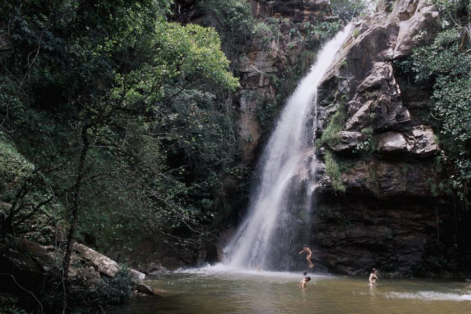 A cachoeira das Andorinhas faz parte do Circuito das Cachoeiras Tour, durante o qual o visitante experimenta cinco cachoeiras a 6 km de distância.
