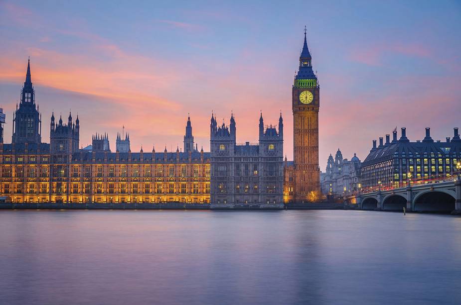 Big Ben, o maior cartão postal da cidade, e o prédio do Parlamento Britânico