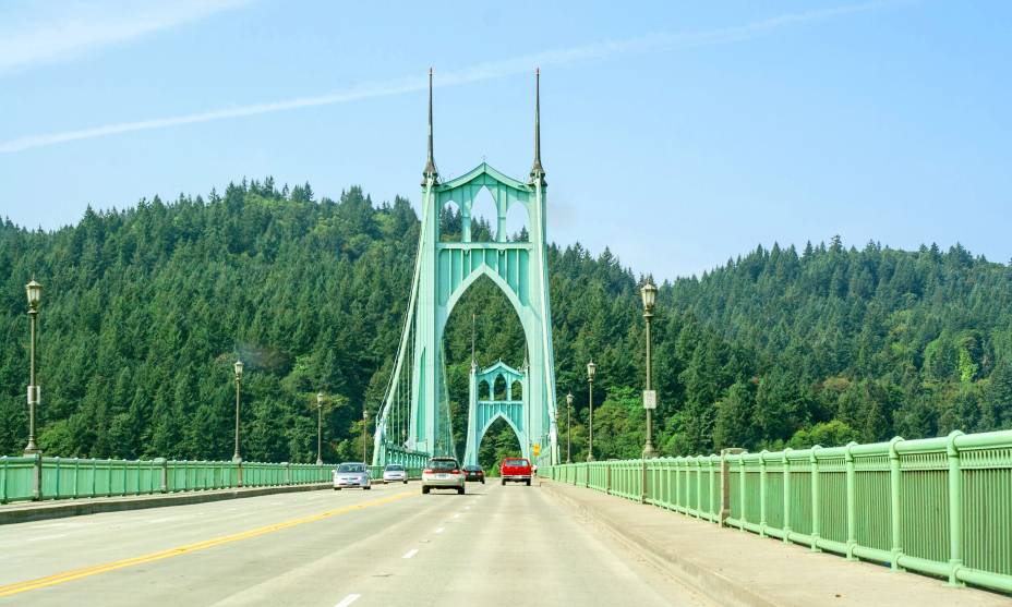 A beleza da St. Johns Bridge em Portland, EUA