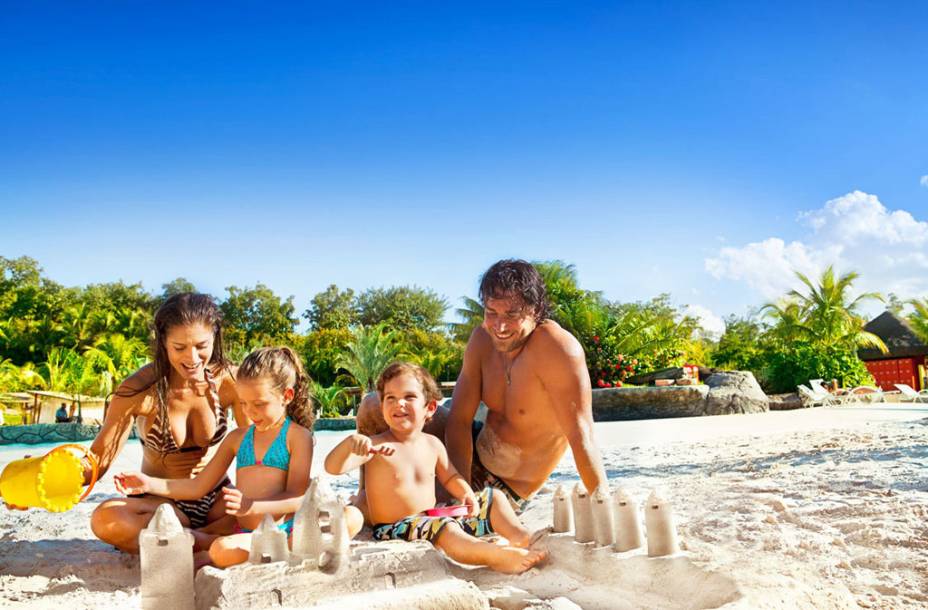 Família na Praia do Cerrado, Hot Park, no complexo Rio Quente Resort