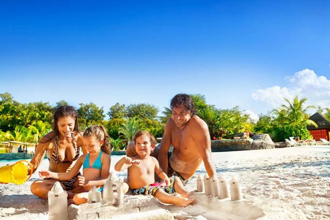 Família na Praia do Cerrado, Hot Park, no complexo Rio Quente Resort