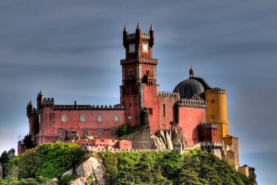 O Palácio da Pena é um dos grandes castelos-palácios de Sintra