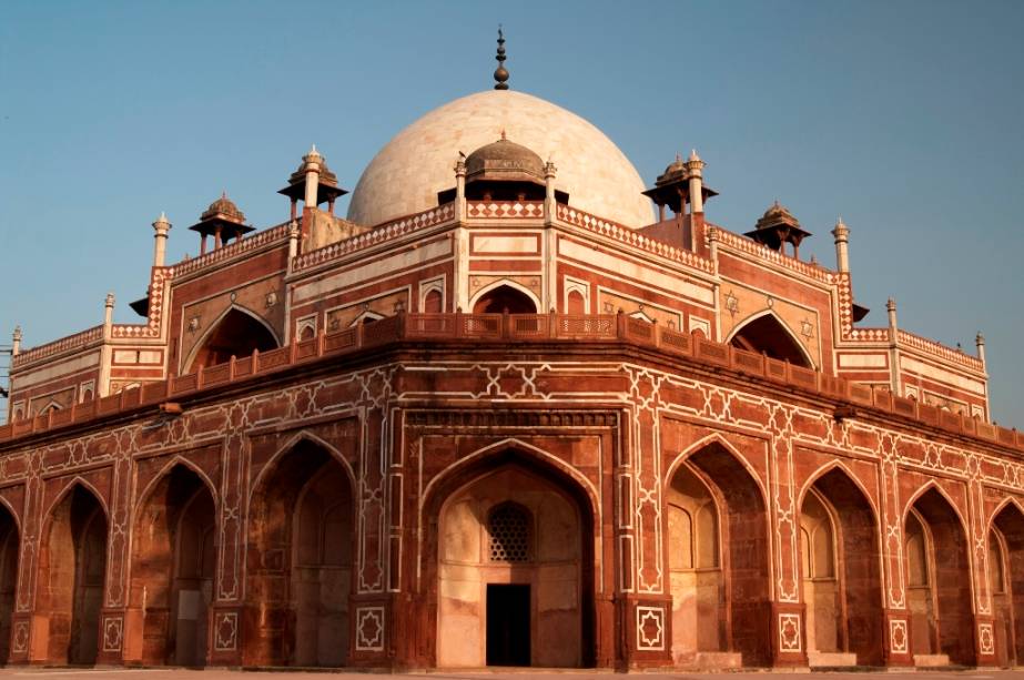 A tumba de Humayun é um Patrimônio Mundial devido ao seu estilo arquitetônico único que fundou a escola Mughal