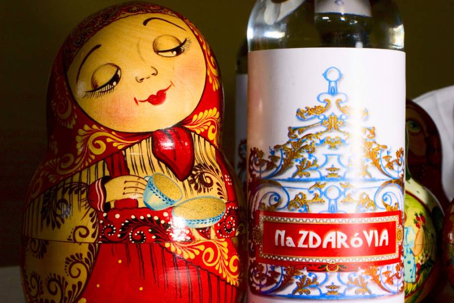 Vodka artesanal Nazdarov produzida no restaurante Dona Irene, parada obrigatória em Teresópolis