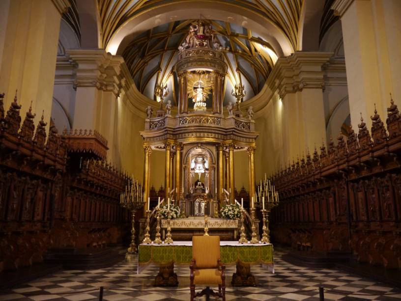 Inaugurada em 1538, a Catedral de Lima no Peru foi inaugurada com arquitetura barroca em 1538 e já foi reconstruída várias vezes devido aos terremotos que assolaram o país.  Apesar de tudo, mantém o seu encanto e merece uma visita detalhada graças aos seus mosaicos