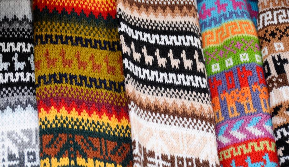 Malhas de lã no Peru.  Moedas coloridas são uma das marcas registradas da país