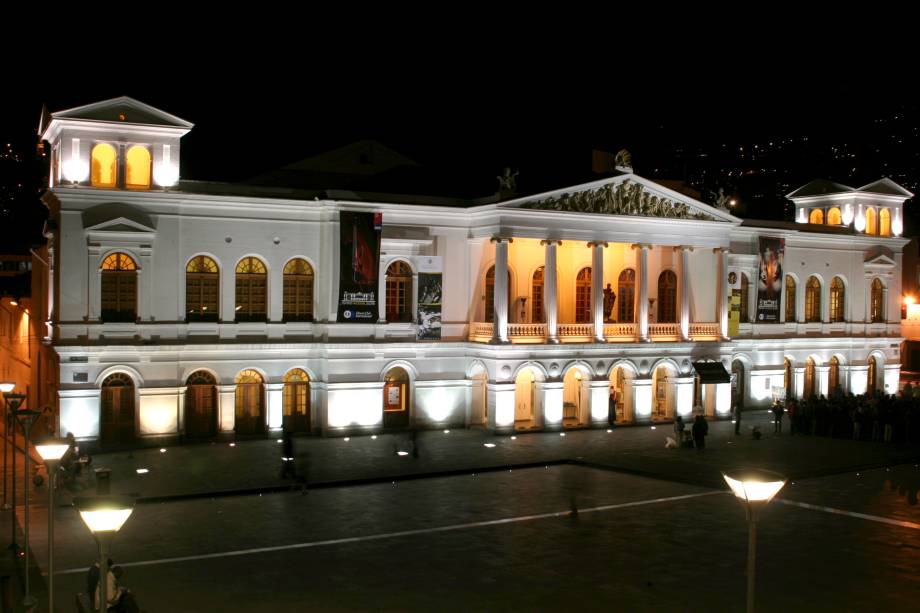 O Teatro Sucre é o espaço artístico mais bonito de Quito, capital do Equador.  É também o lar de um dos restaurantes mais sofisticados da cidade.