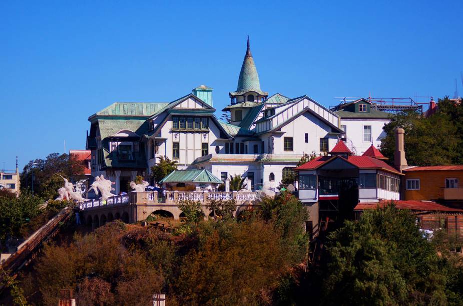 O Palácio Baburizza é um magnífico edifício Art Nouveau que abriga o Museu de Belas Artes na cidade de Valparaíso