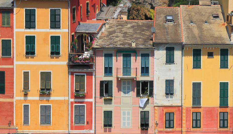 Casas com fachadas coloridas garantem belas fotos