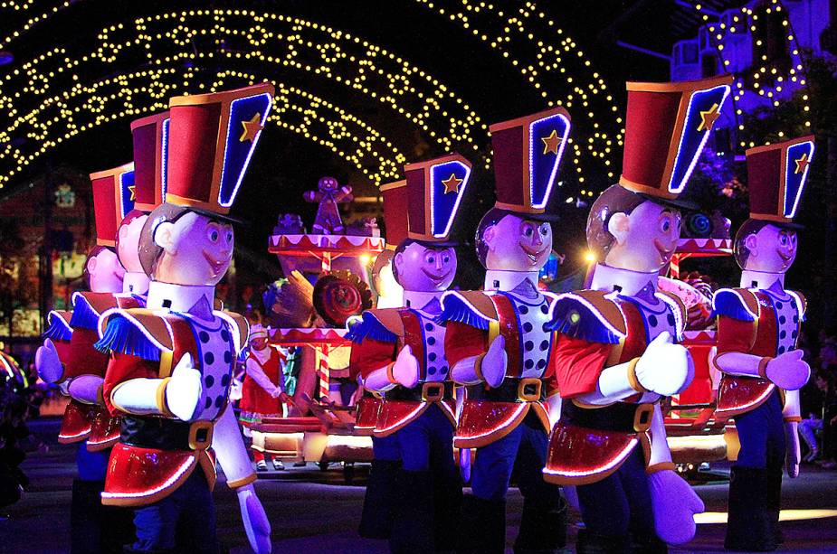 O grande desfile de natal é um dos atrativos da cidade