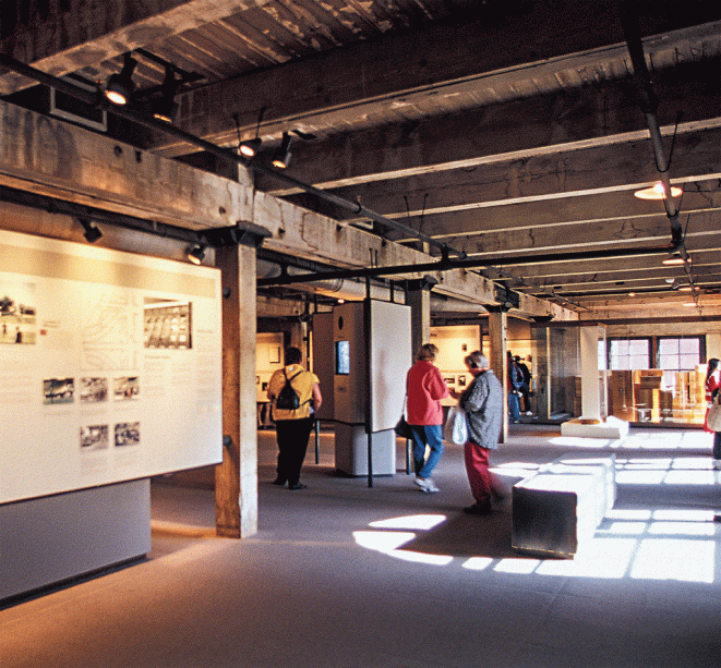 O sexto andar é um dos museus mais interessantes de Dallas, com atrações dedicadas à vida do ex-presidente John F. Kennedy
