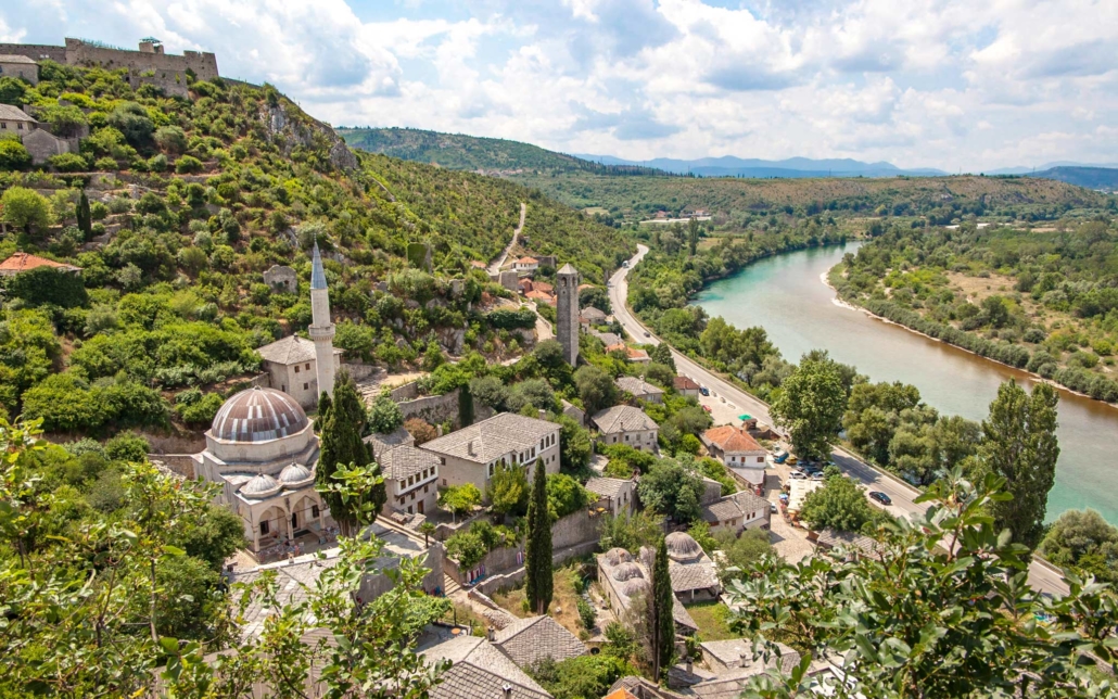 Vistas sobre uma aldeia otomana na Bósnia Herzegovina