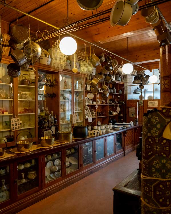 Dentro da loja no Museu Beamish