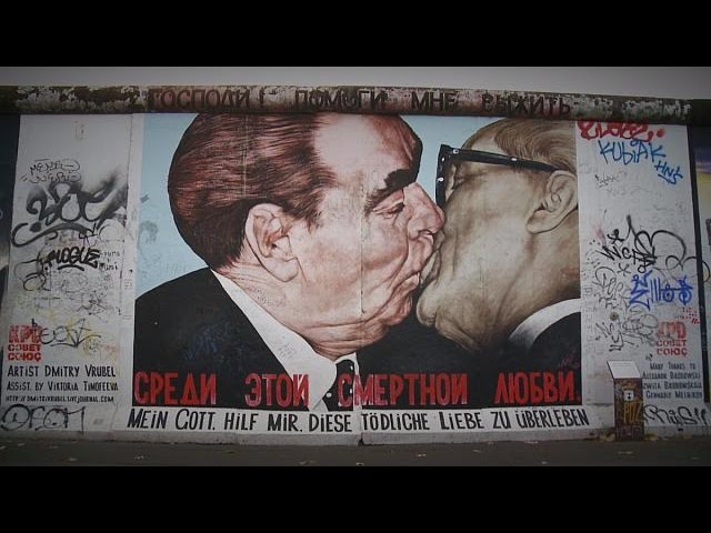 berlin wall kiss location